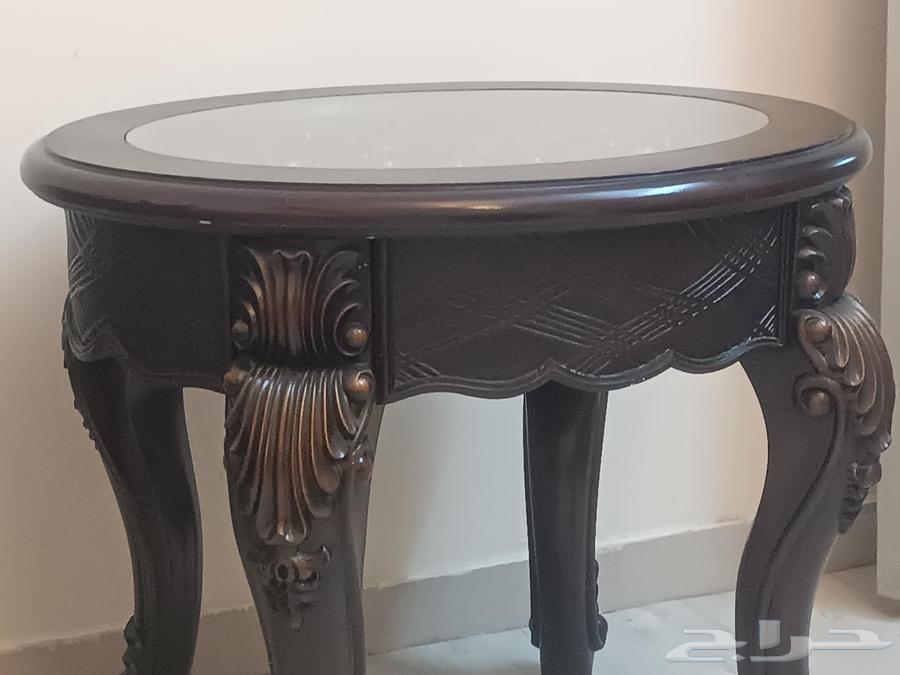 طاولتين كنب نظيفه بيضاويه64404070181251111