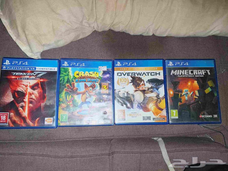 Sony 4 with three controllers and 12 tapes64373727942019111