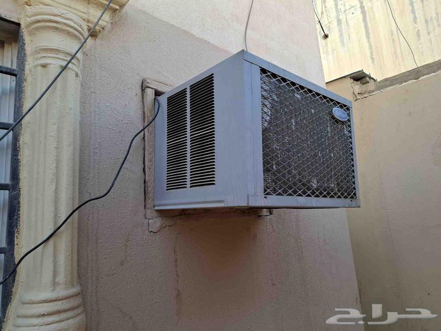 مكيف شباك الحالة ممتاز جدا السعر 400 ريال64403084952451110