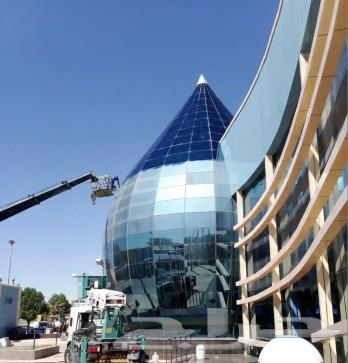 Glass facade cleaning63617933509122113