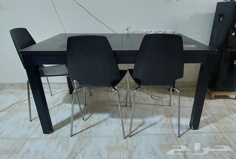 طاولة طعام قابلة للتمديد من ايكيا مع 5 كراسي64401633367811110