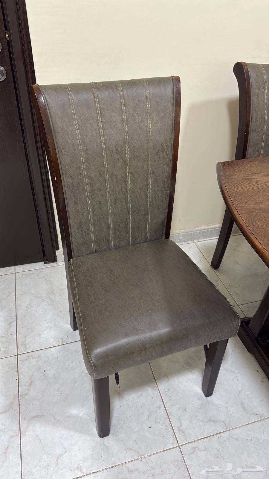 طاولة طعام أصلية ومتينة64404861380995111