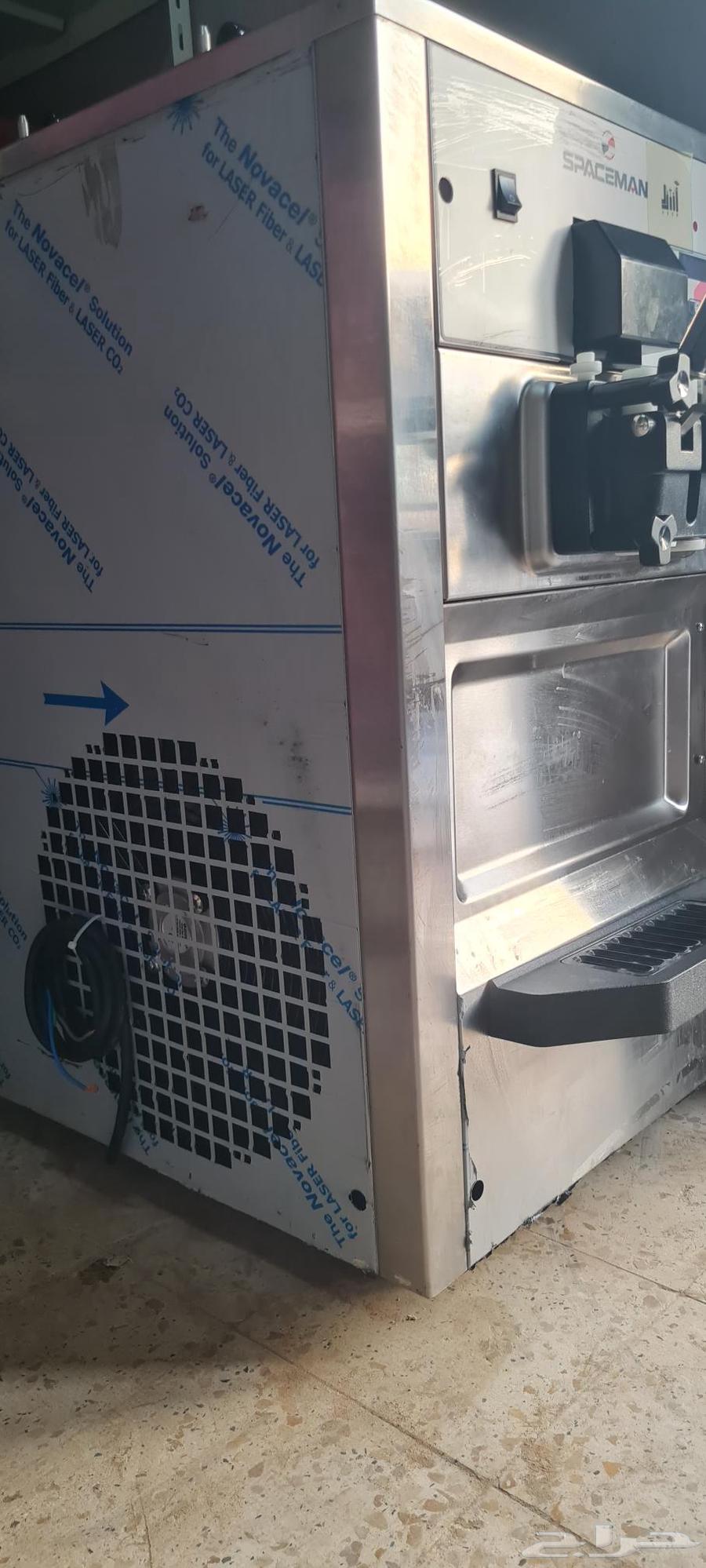 ماكينة ايسكريم سبيس مان space man64402489469443111