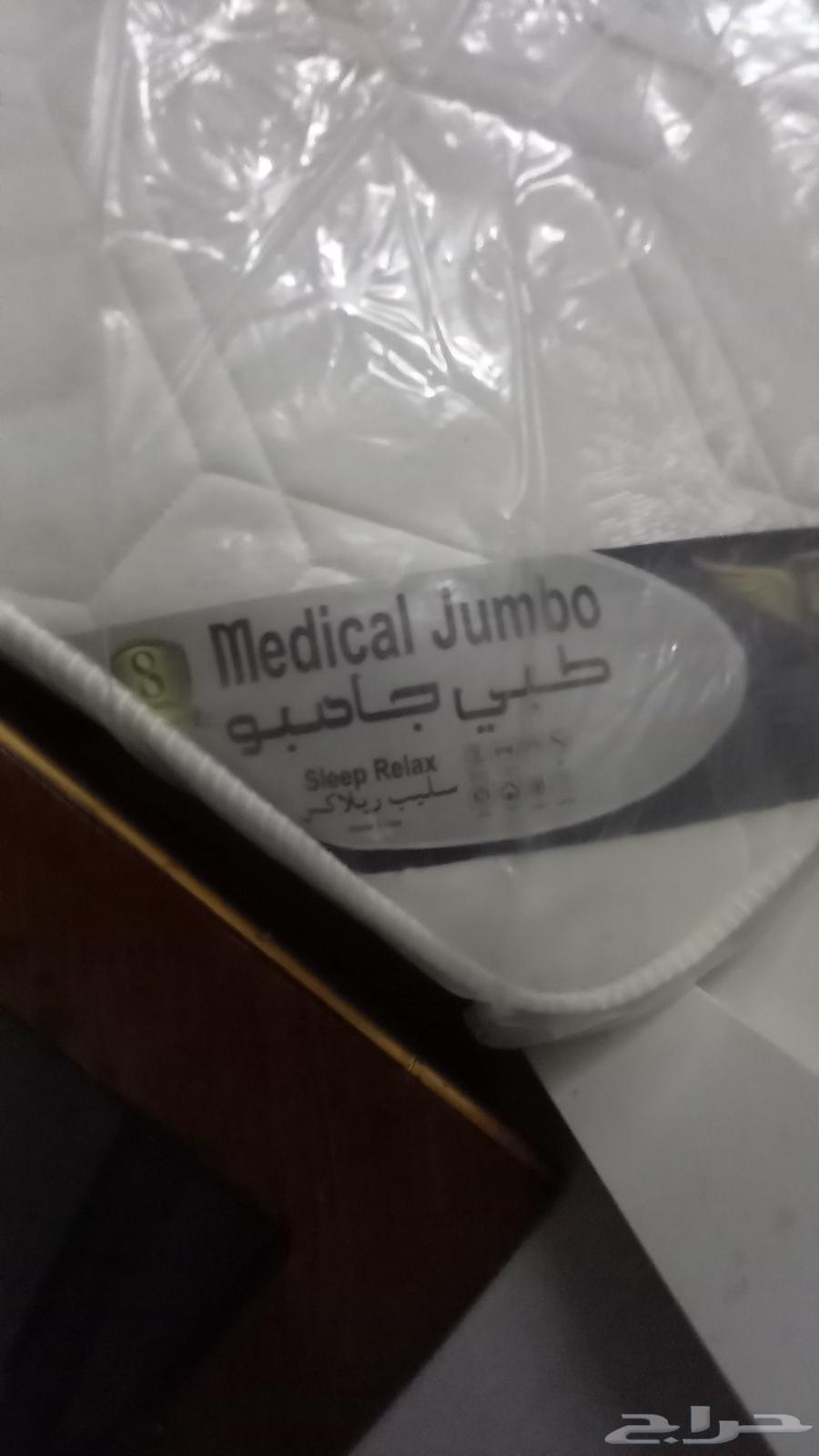 Clean and used bed sheet64401647565826111