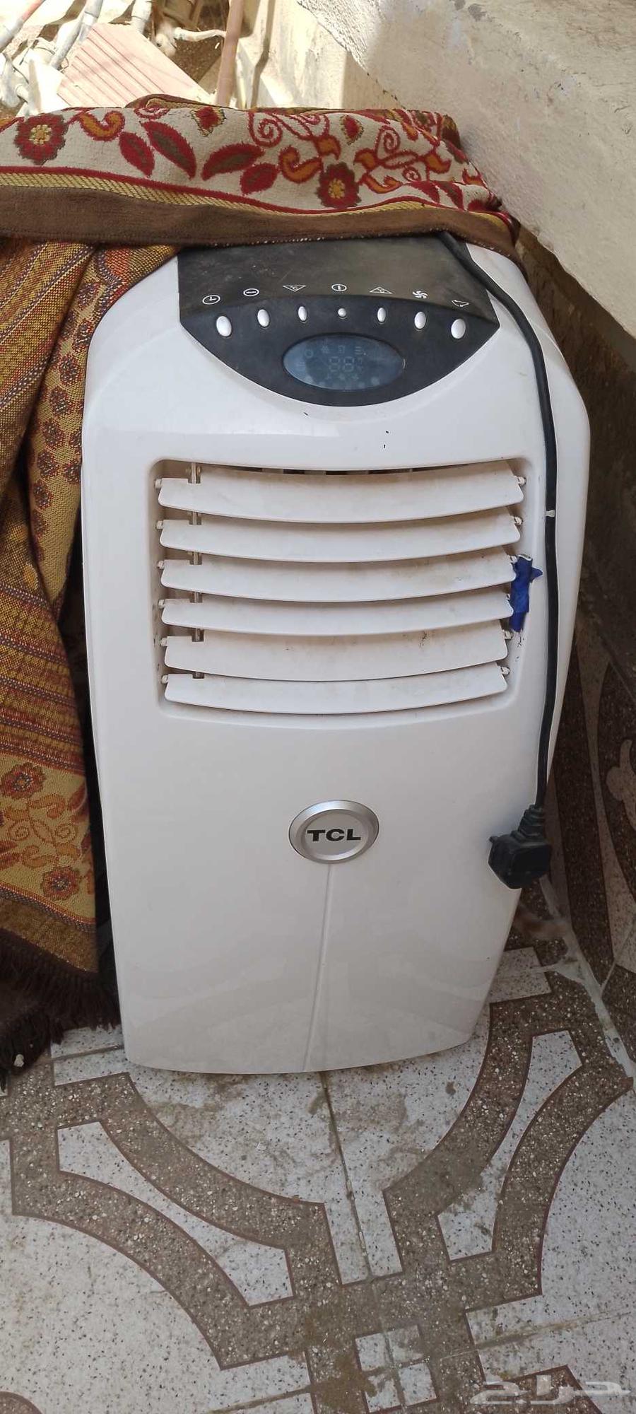 Small air conditioner in good condition. Price: 800 SAR. Used for only two months.64404333102081110