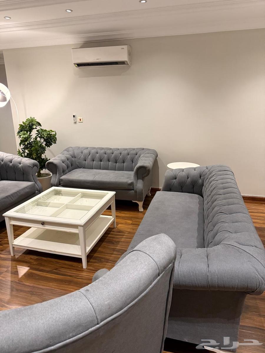 مثال اثاث للبيع64402566912001110