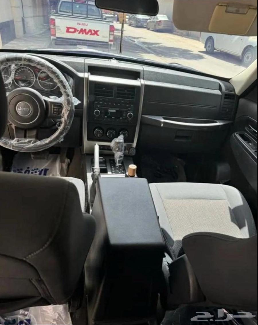 JEEP CHEROKEE LEPERTY KK 2012 - 225K.M  BLACK COLOR IN   OUT63618155848451111