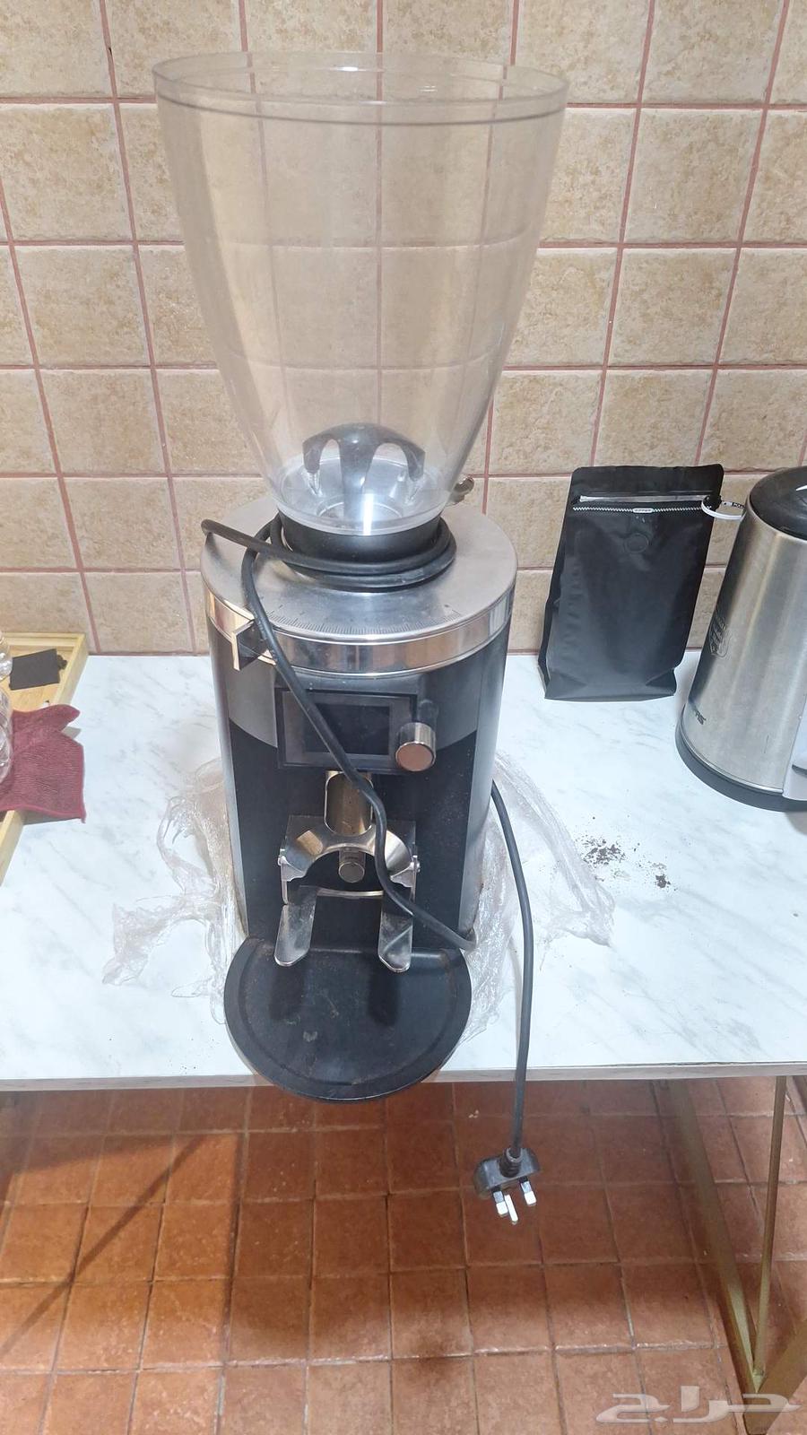 Multi-Queen grinding machine and press for leftover items, suitable price for the buyer64464632812675110