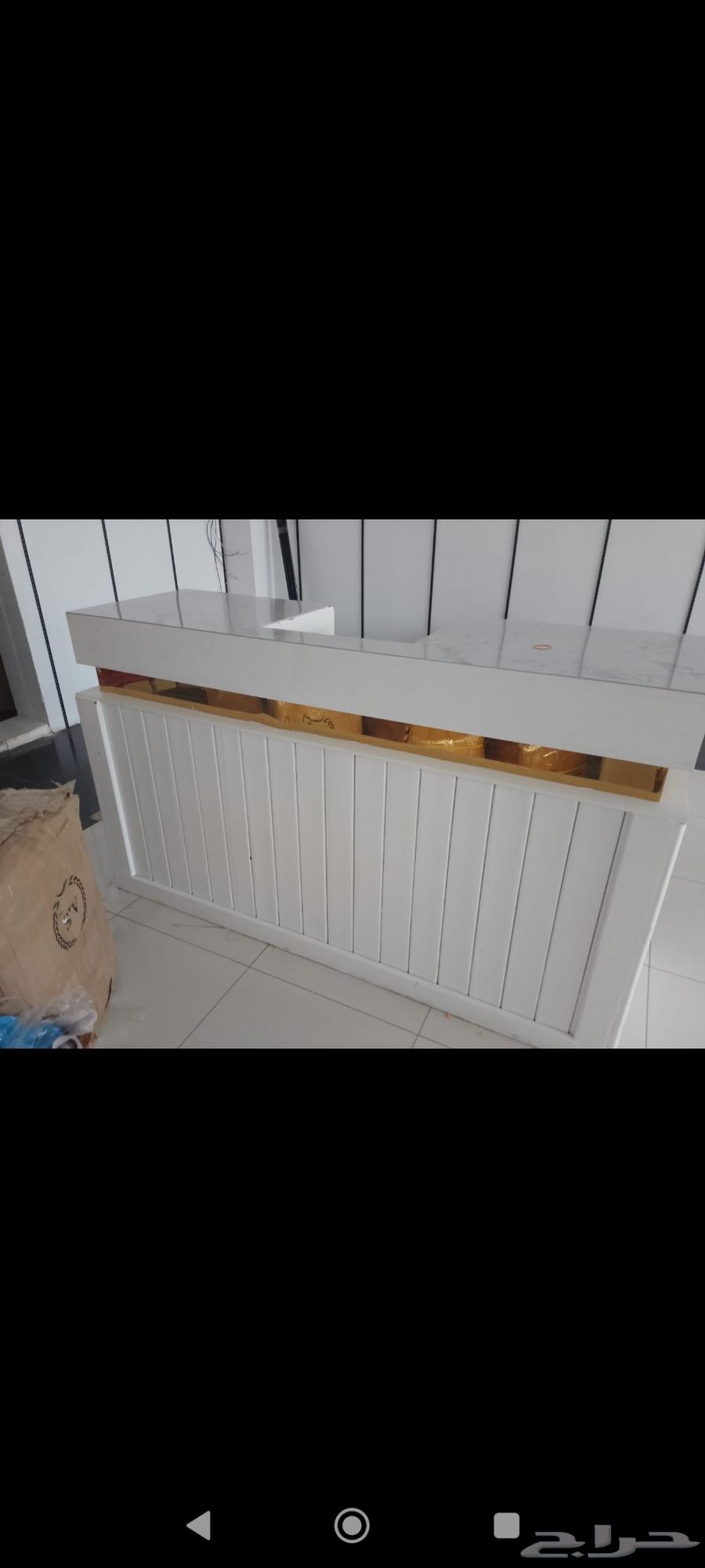 Two selling tables, urgent, almost new64468038030467112