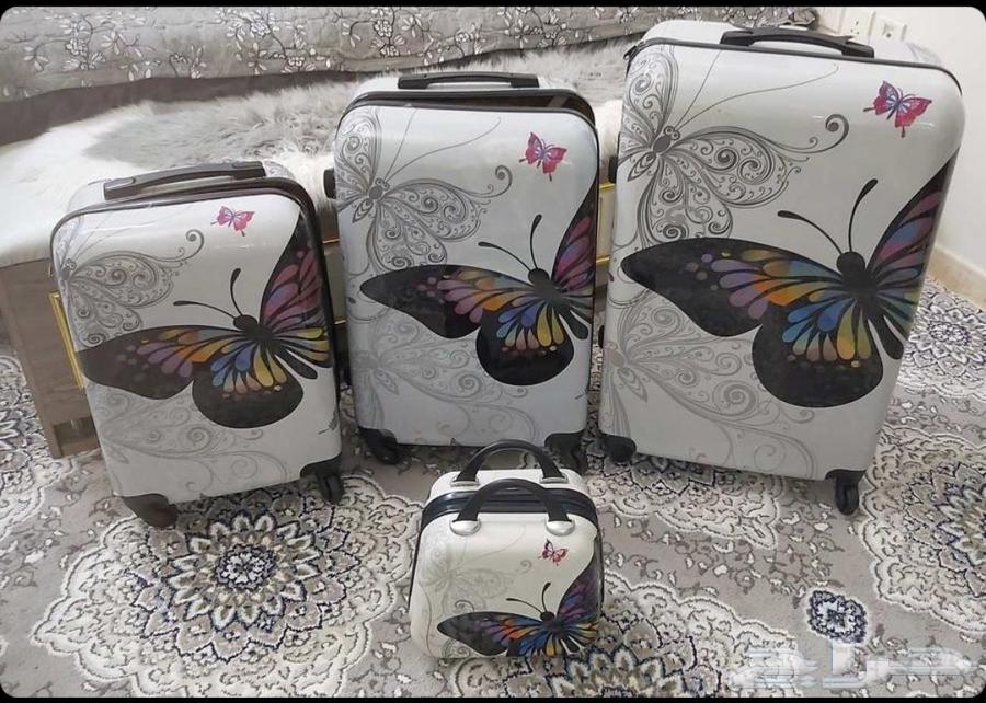 شنط سفر شبه جديده ب 300 ريال للبيع الموقع المدينه المنوره.64465114085633111