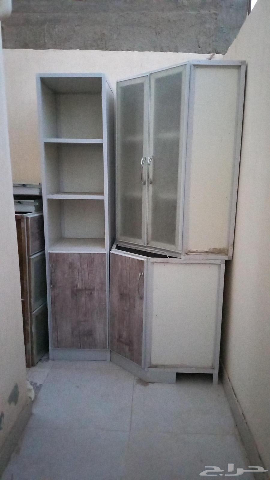 السلام عليكم عندي دولاب مطبخ 4 متر للبيع لاعلى سوم64469627352961113