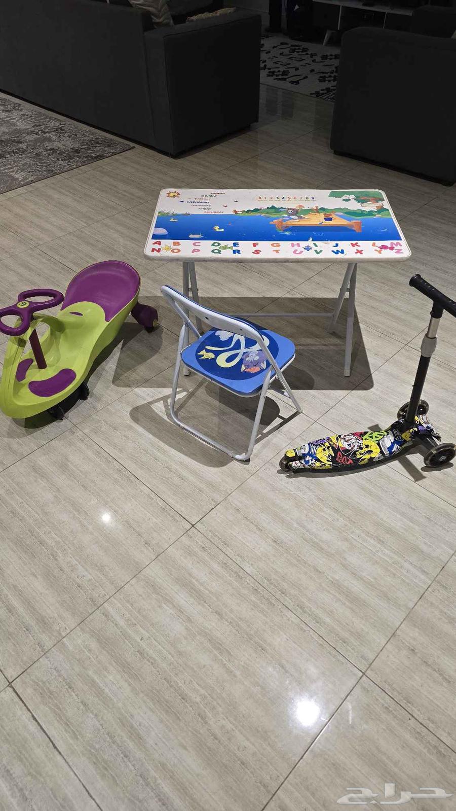 Children's items (desk table, scooter, twister wheel)64466767341187114