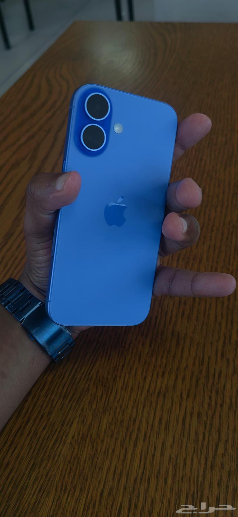 iPhone 16 regular for sale, battery 100% with original box and cable.64468552696195111