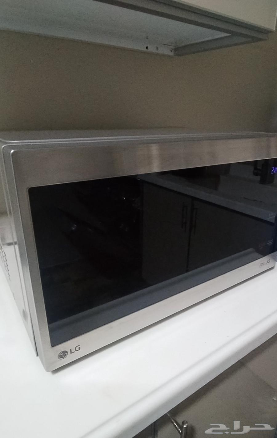 42-liter microwave.. new with box and warranty.. selling due to urgent travel64467130155905111