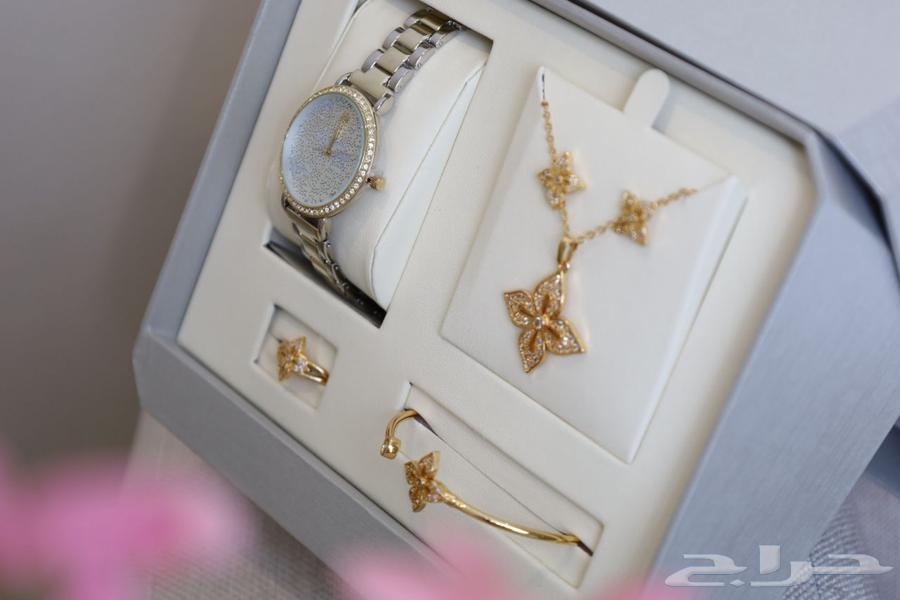 اطقم ساعات بإكسسوارات ات جوده عاليه بسعر عروض اليوم الوطني64466919346050110