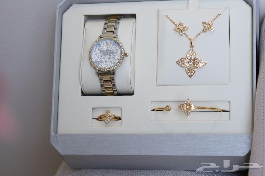 اطقم ساعات بإكسسوارات ات جوده عاليه بسعر عروض اليوم الوطني64466919346050111