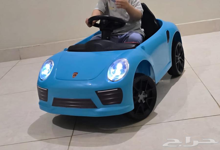 للبيع سيارة اطفال كهربائية64468120629634111