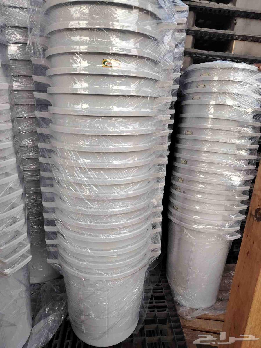 سطل أبيض مستعمل ( تم غسله)64471321166210110