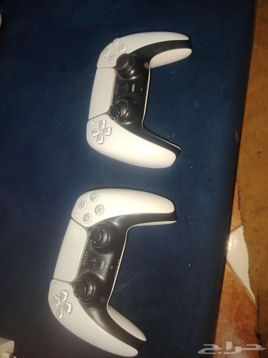 2 original PlayStation 5 controllers in good condition64471143851393110