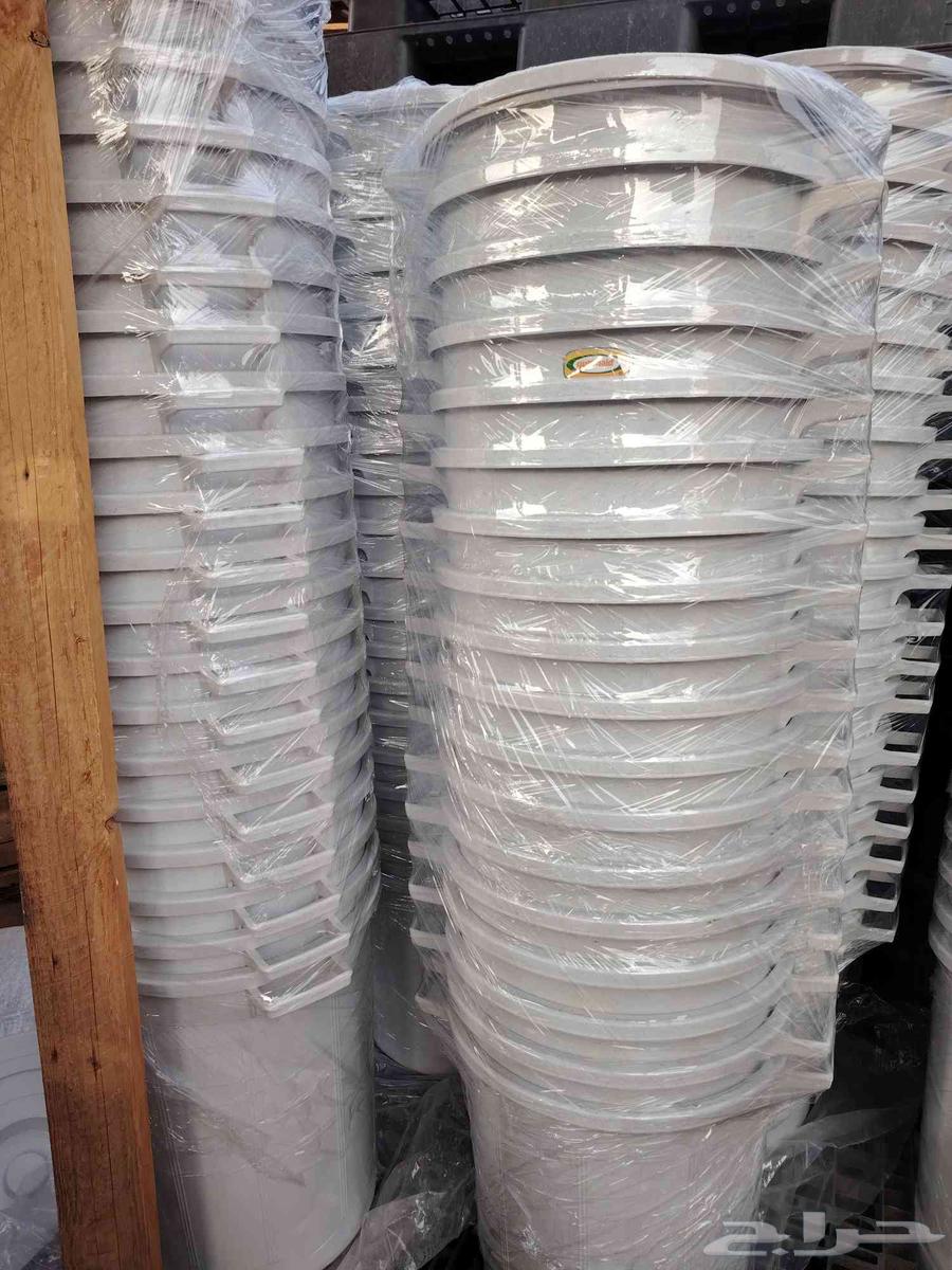 سطل أبيض مستعمل ( تم غسله)64471321166210112