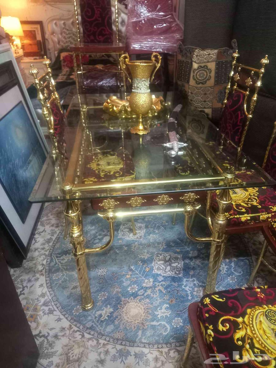 Classic dining table, classic side tables, paintings and antiques64468357200129110