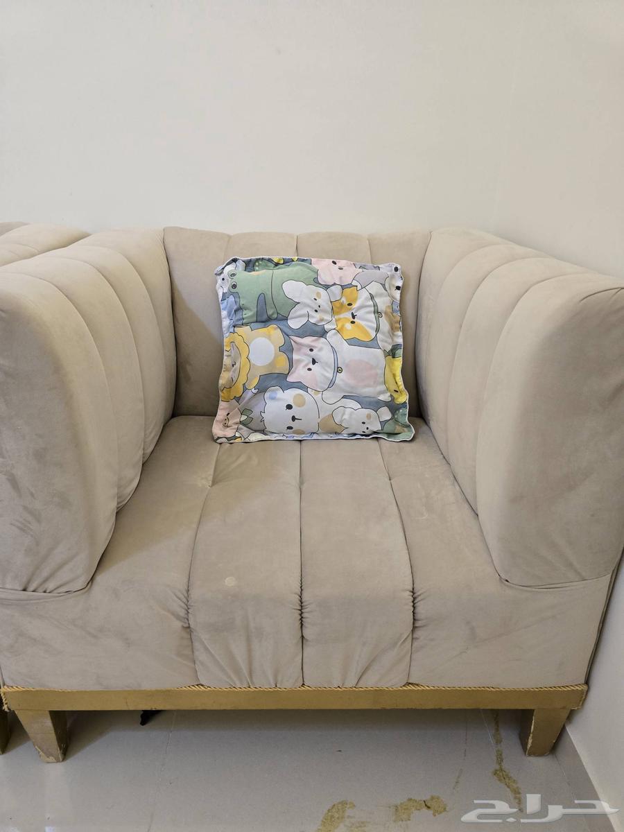 كنب 7 افراد لسرعة البيع 300 ريال حي الرمال64466502403971112