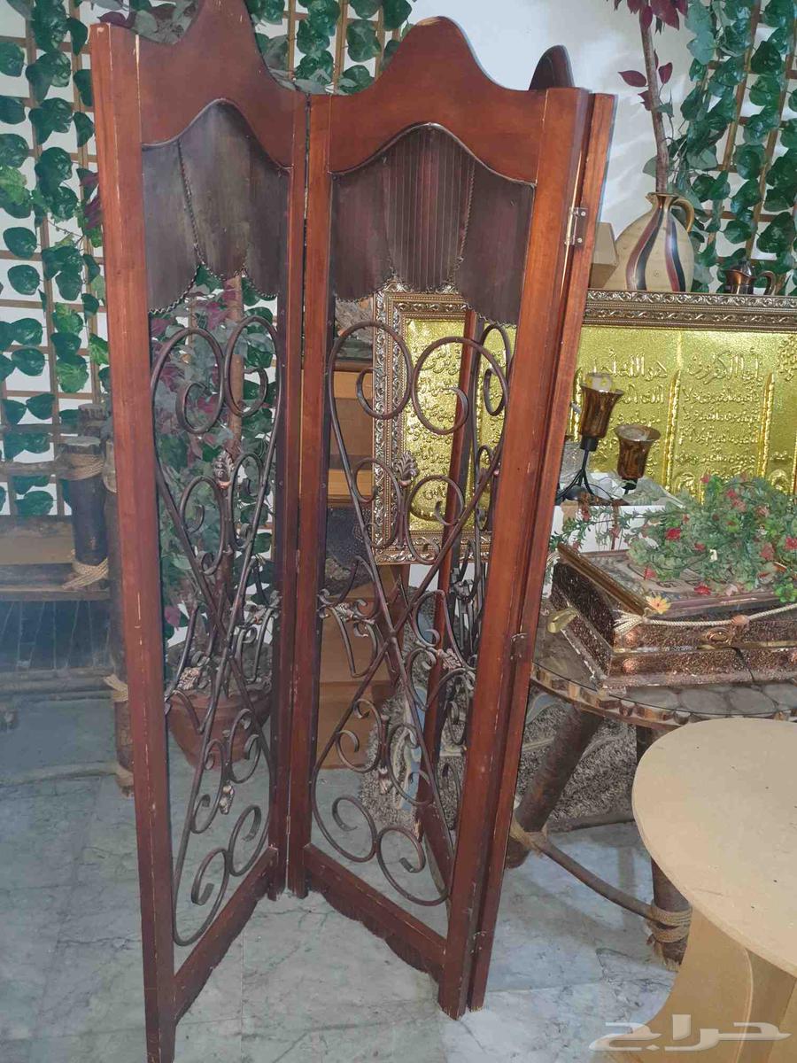 طاولتين خشب وقسام   قاطع64470251110786110