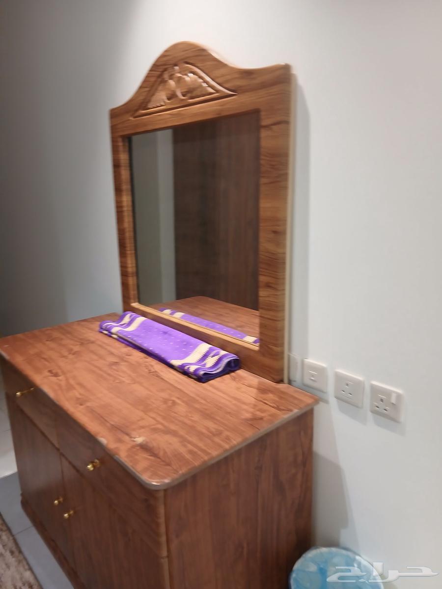 دولايب صغيره وكبيره وتسريحة نوم جديد ونضيف للبيع سوم64467466784898111