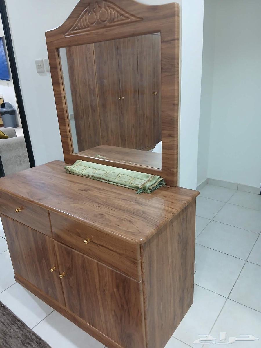 دولايب صغيره وكبيره وتسريحة نوم جديد ونضيف للبيع سوم64467466784898113