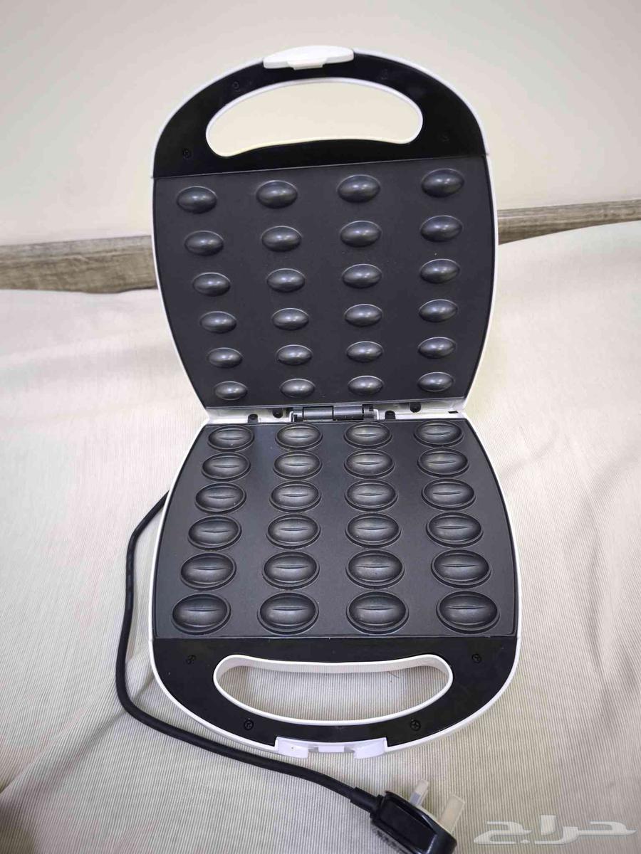 صانعة جوزية كهربائية بكرتونها شبه جديد ( للبيع مستعجل )64468398320386110