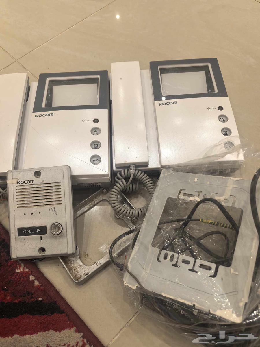 Intercom with screen64465226396291110