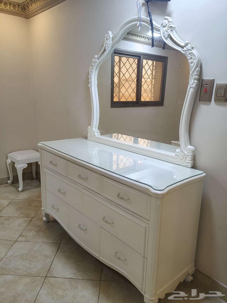 غرفة نوم نفرين خشب64466249415426113