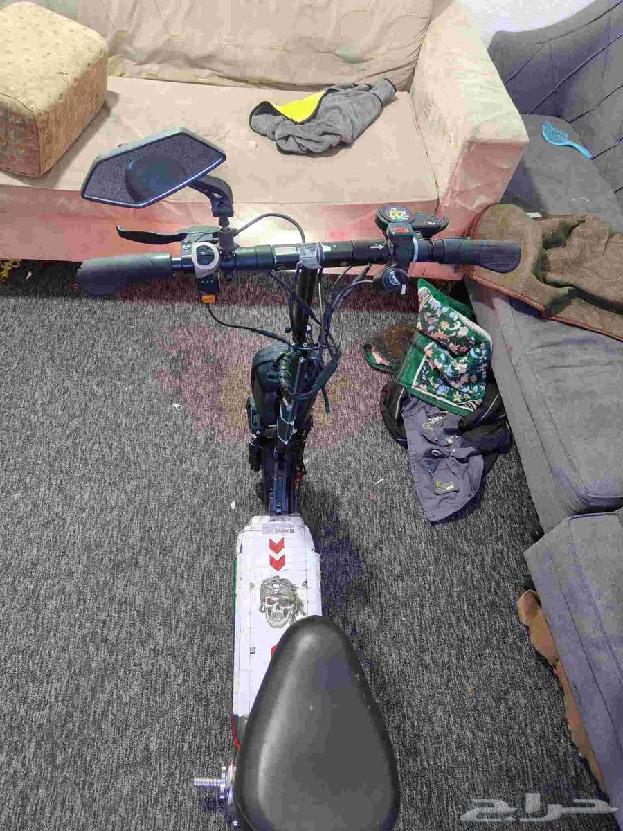 Used scooter for two months, the only defect is that the brake needs pads64465183970818110