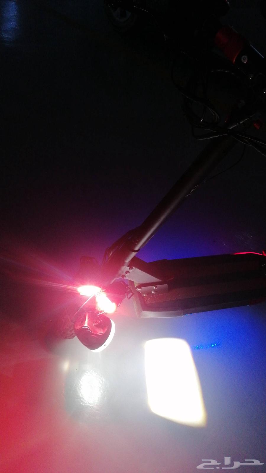 Very clean scooter, but the headlight is not in a fixed position, for sale64464817352323113