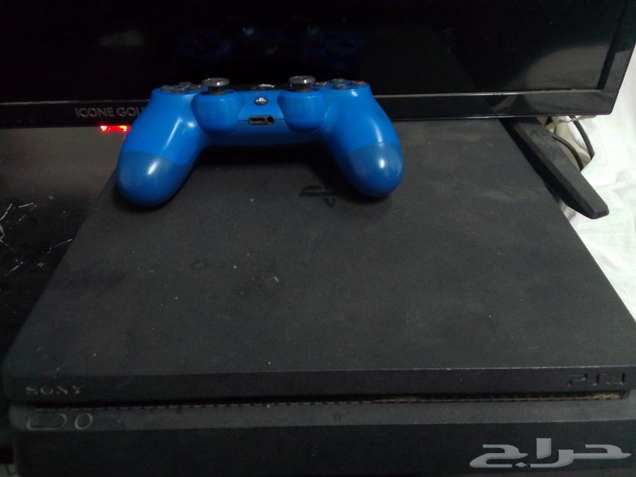 PlayStation 4 with original controller and three negotiable discs64470018292867110
