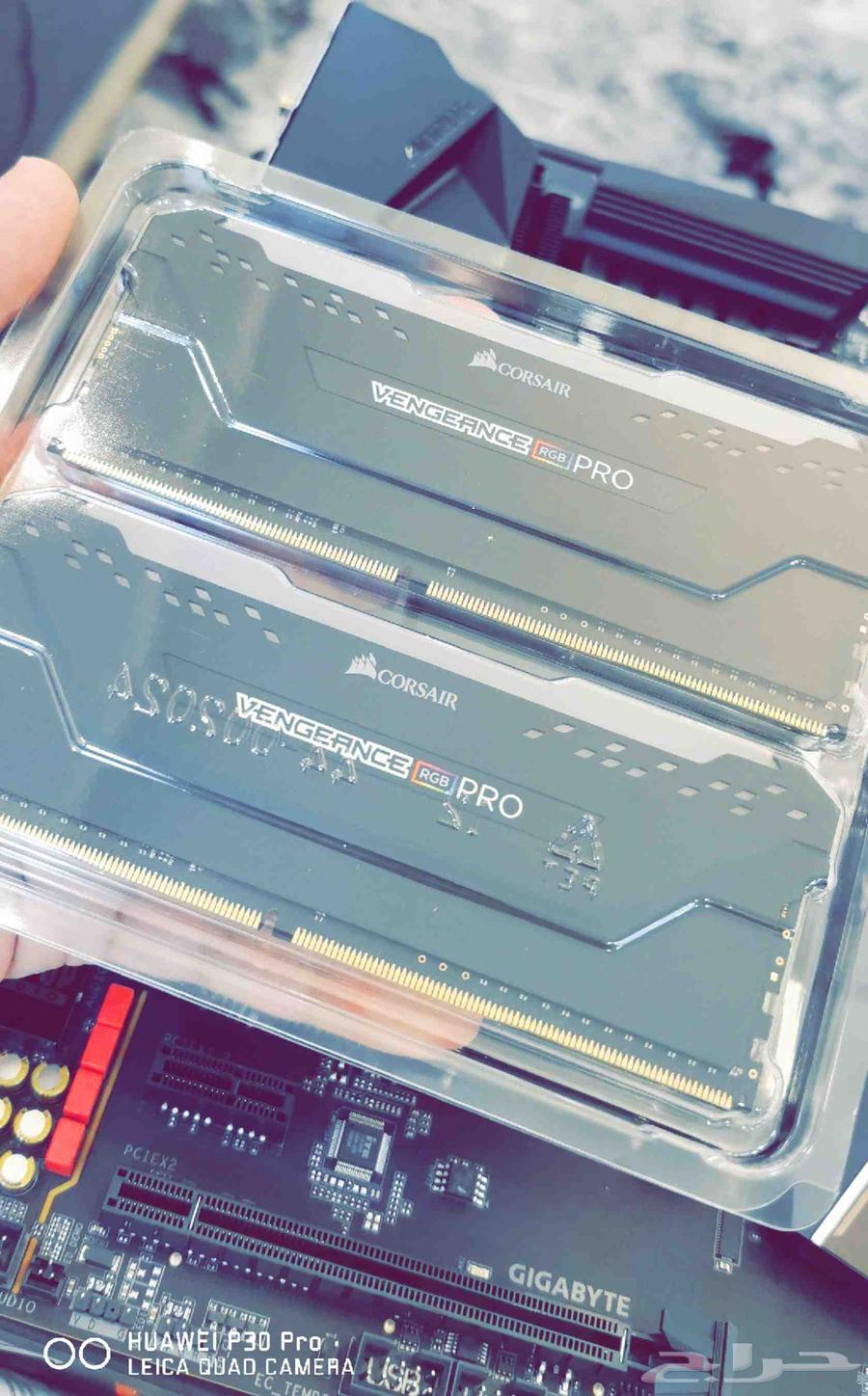 جهاز كمبيوتر للبيع64464125251586112