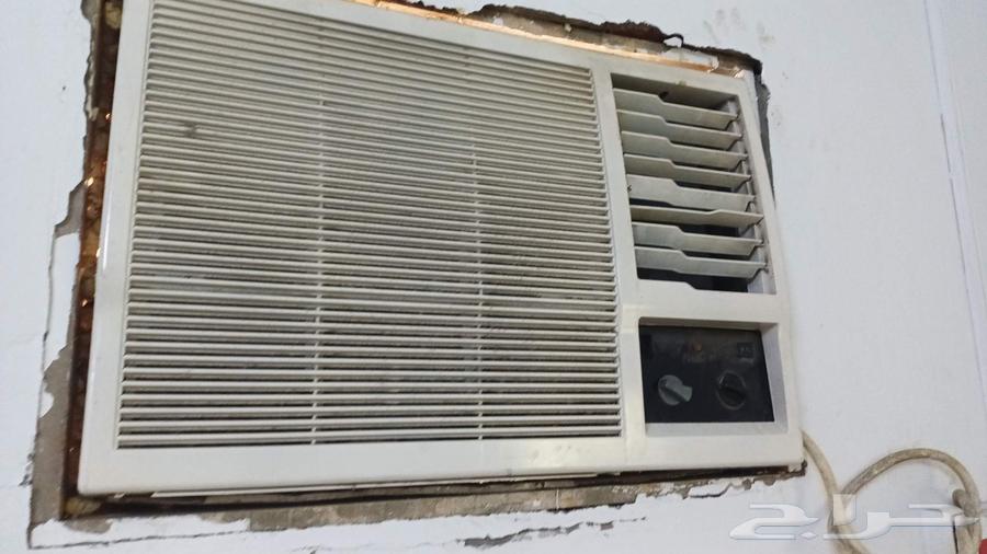 2 air conditioners working in very good condition, a cabinet in good condition64467466711169111