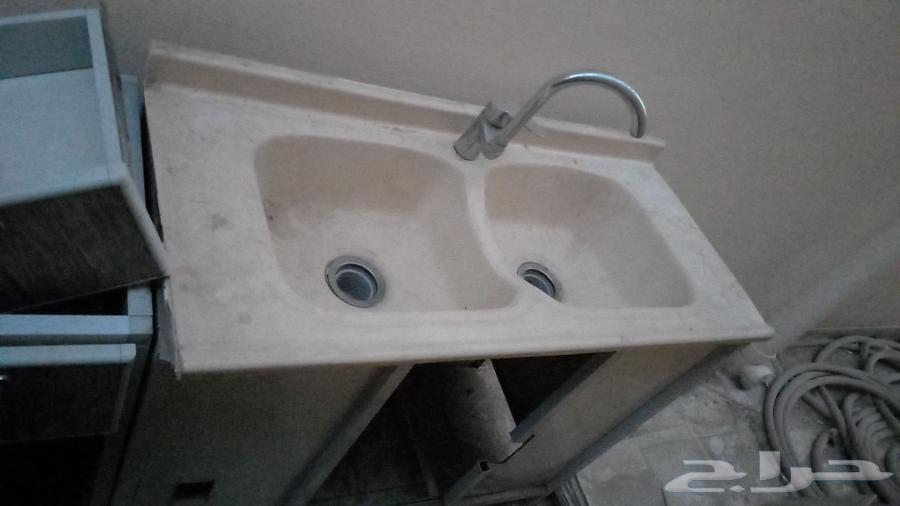 السلام عليكم عندي دولاب مطبخ 4 متر للبيع لاعلى سوم64469627352961110