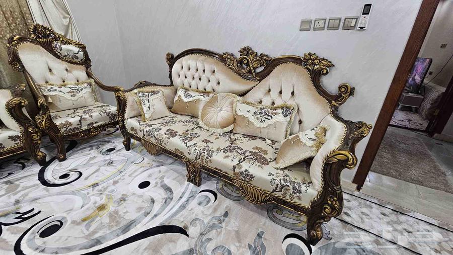 Classic Model 10-Piece Lounge Sofa Set with Tables and Three Curtains64464873934723110