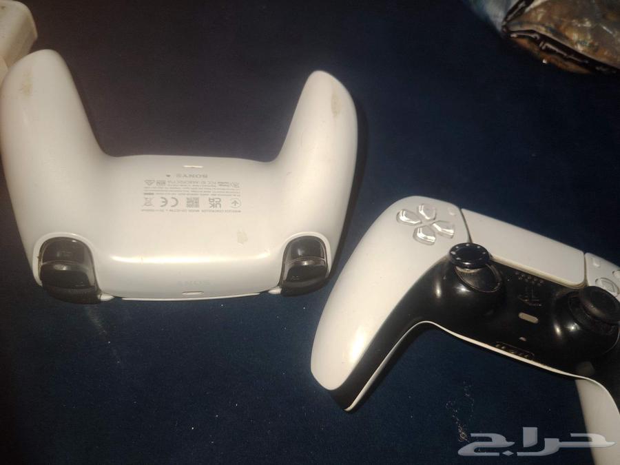 2 original PlayStation 5 controllers in good condition64471143851393112