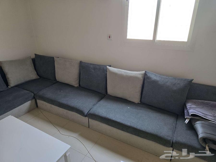 Sofa and TV table64466558601602110