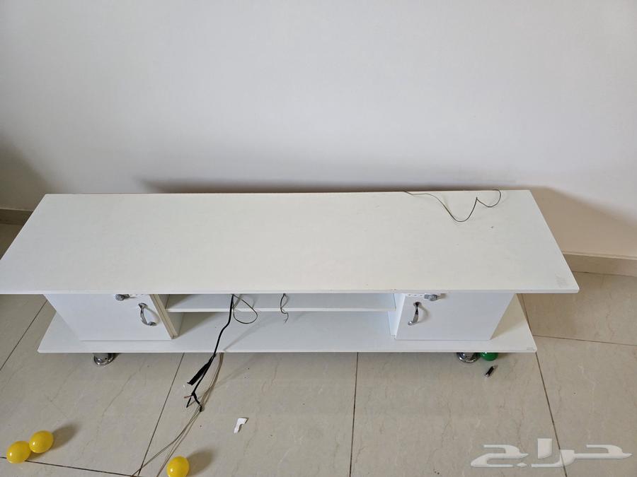 Sofa and TV table64466558601602113