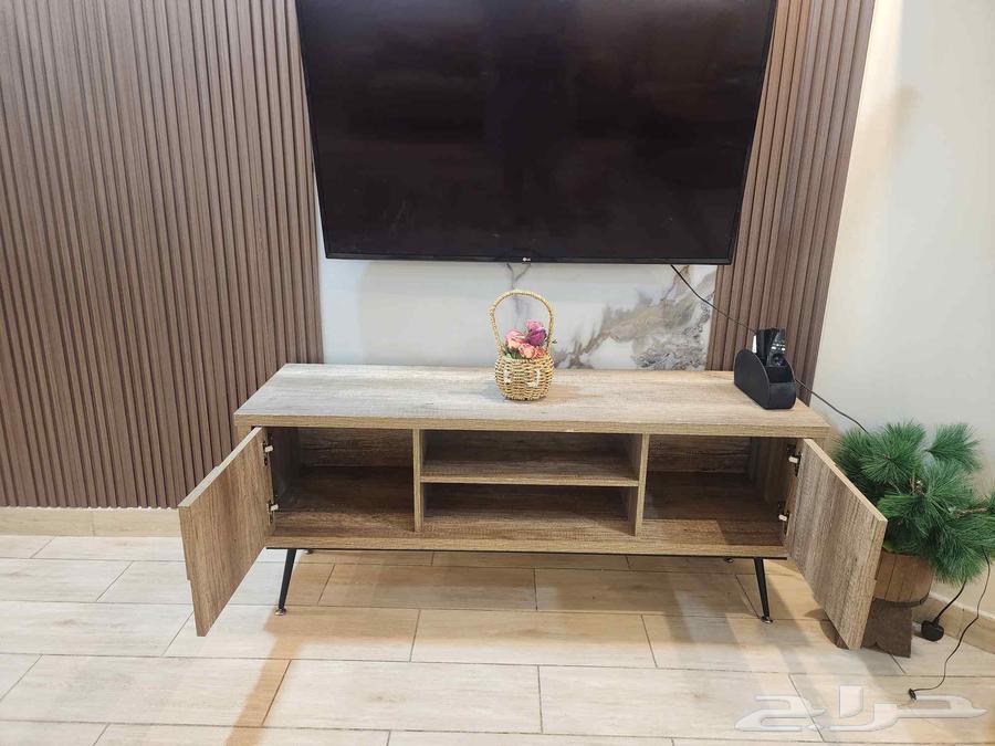 طاولة وسط وطاولة شاشة من محلات اشلي64468966998530114