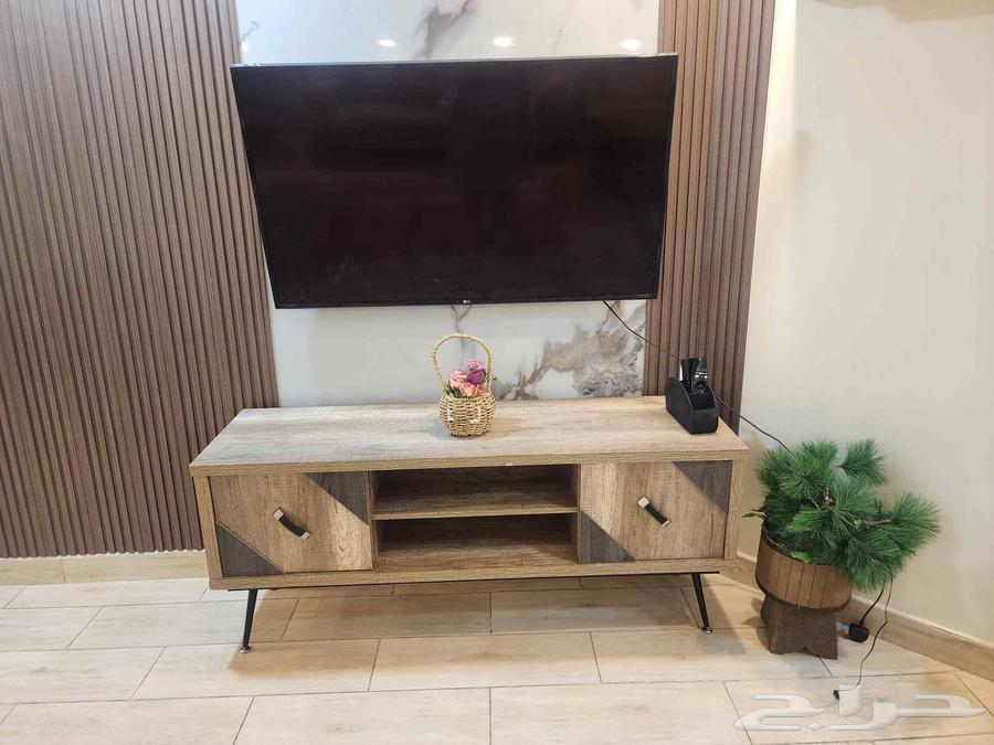 طاولة وسط وطاولة شاشة من محلات اشلي64468966998530112