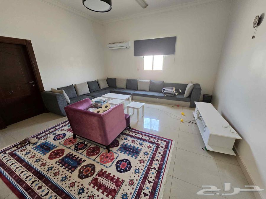 Sofa and TV table64466558601602114