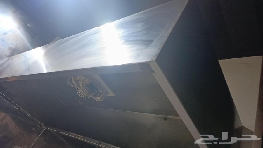 مداخن مطعم شبه جديده مع مراوح الشفط64468608654979112