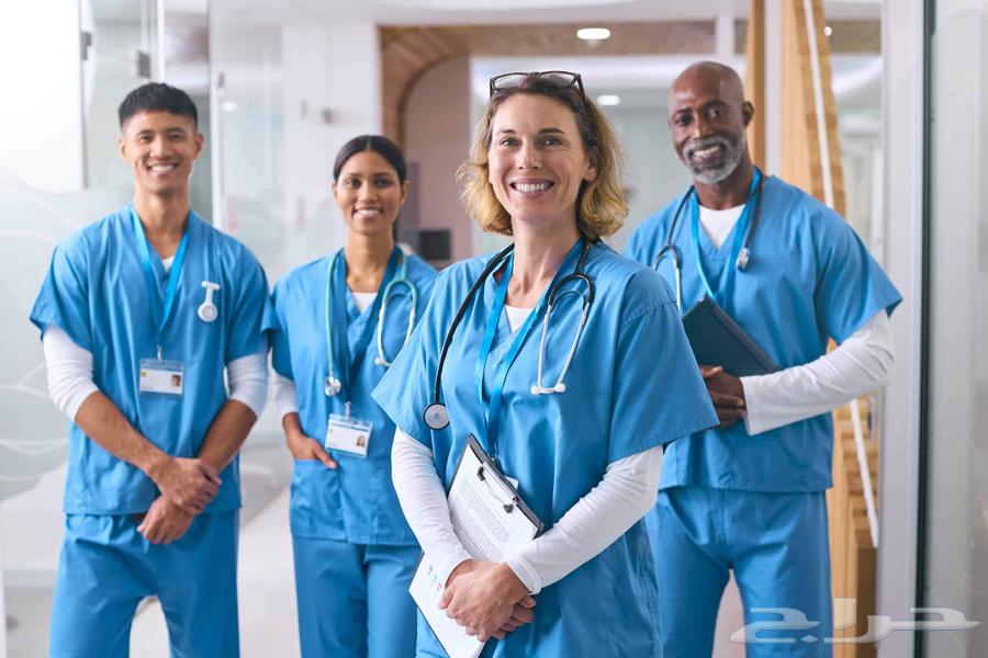 توفير خدمات تمريض منزلي و مرافقة بالبيت و المستشفيات(24)س64245711464835111