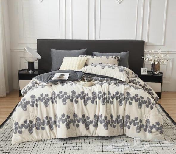 احلي انواع عروض اليوم الوطني مفارش شتويه فرو ارنب مع مخمل بط64464873926401111