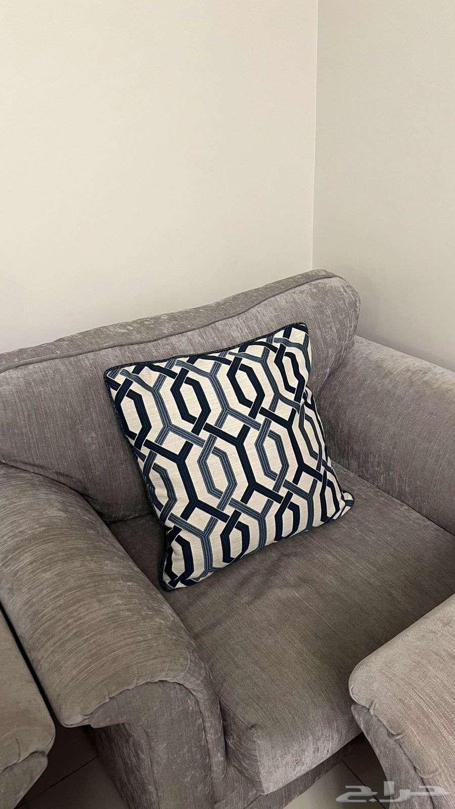 كنب مستعمل للبيع64468678184193110