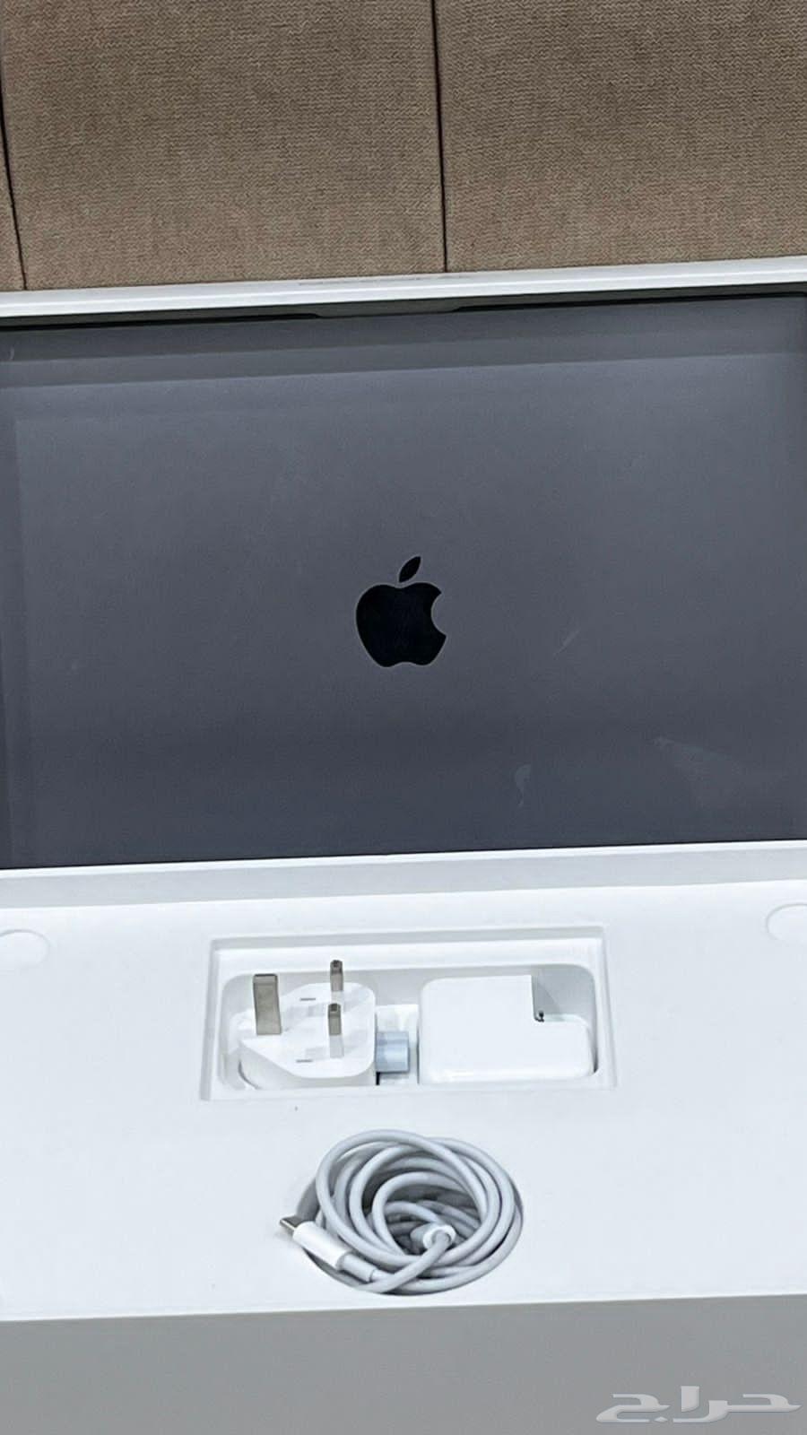 أبل ماك بوك اير للبيع استخدام بسيط64466418374531112